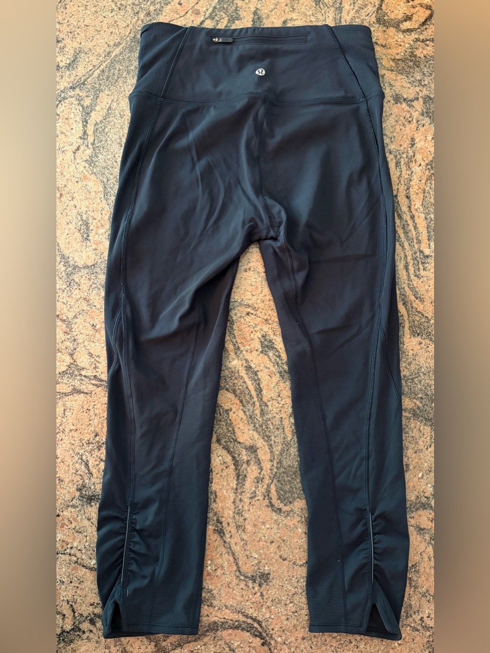 Lululemon Size 6 Black Ribbed Panel Ruched Leggings